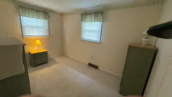 21 Woodfield Street, Nashua, NH 03062