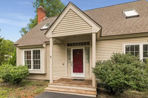26 Stratham  Green, Stratham, NH 03885