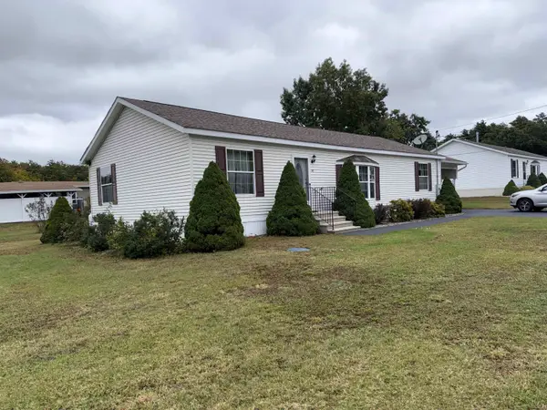 43 Fotene Street, Nashua, NH 03062