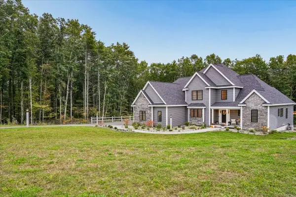 12 Olympus Way, Bedford, NH 03110