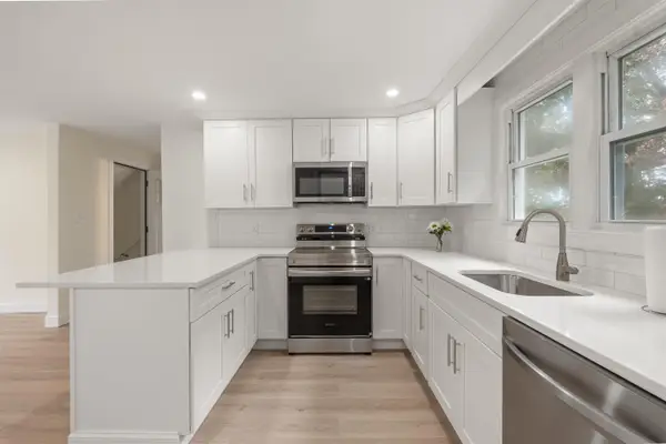 8 Blue Hill Avenue #Unit 2, Nashua, NH 03064