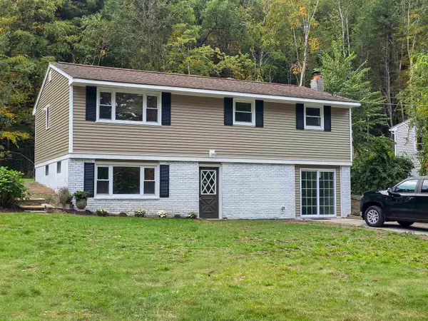 17 Bear Hill Road, Newton, NH 03858