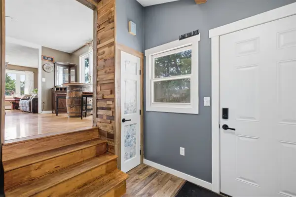 38 Eayers Pond Road, Hudson, NH 03051