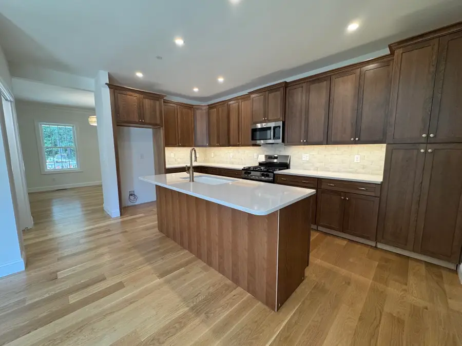 120 South Road, Londonderry, NH 03053 - #2