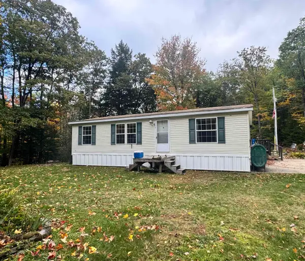 131 Upper Oxbow Road, New Hampton, NH 03256