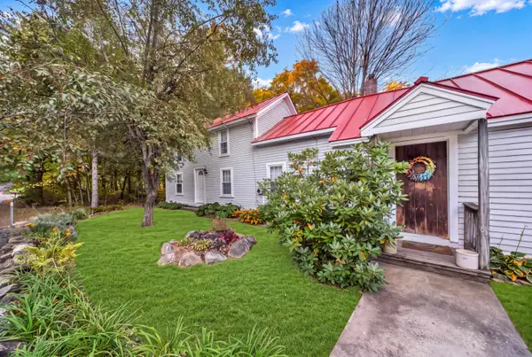 22 Cobbetts Pond Road, Windham, NH 03087