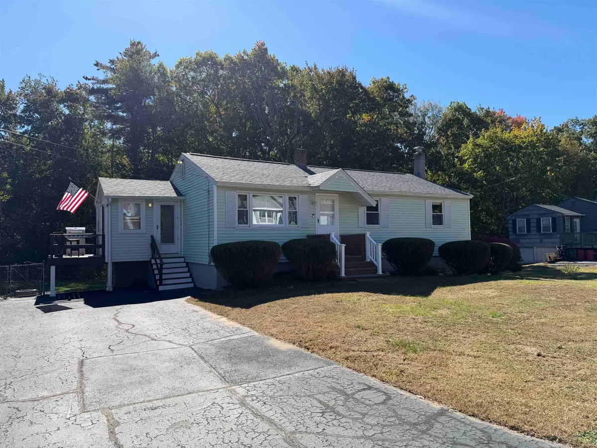 11 Royal Circle, Salem, NH 03079-2643 - #1