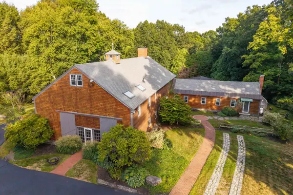 17 NEWFIELDS Road, Exeter, NH 03833