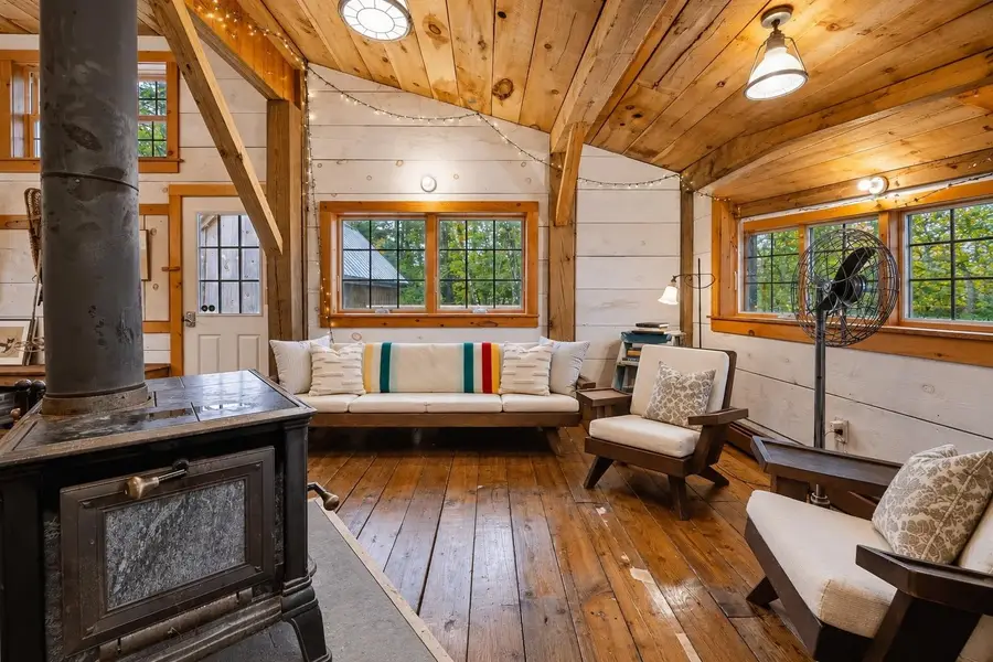 1722 Under the Mountain Road, Londonderry, VT 05155 - #3