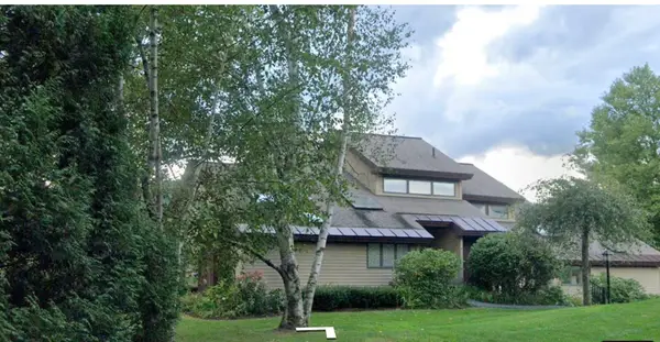 40 Lakeland Drive #10B, Hartford, VT 05059
