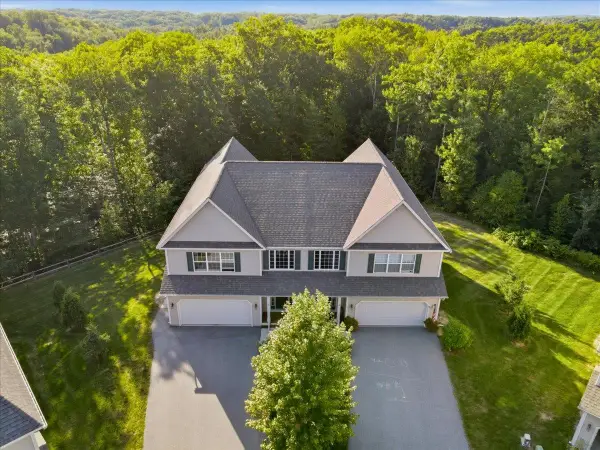 26 Indigo Lane, Essex Junction, VT 05452
