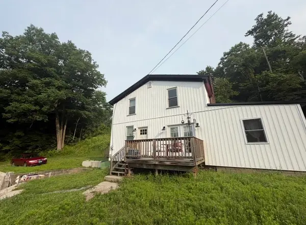 21 Cash Place, Pownal, VT 05261
