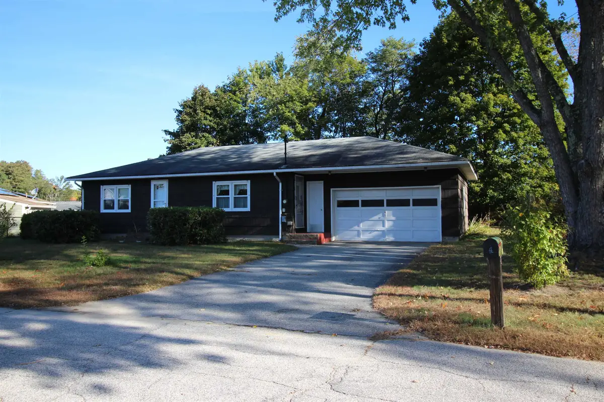 4 Travers Street, Hudson, NH 03051 - #1