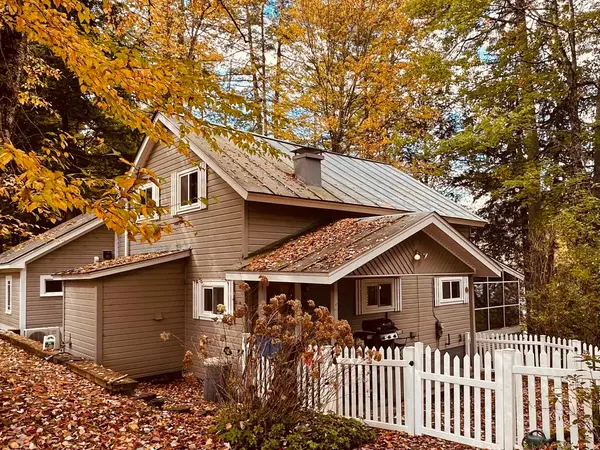 52 Redmond Road, Fairlee, VT 05045