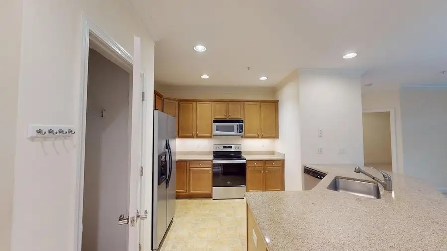 4 Henry David Drive #107, Nashua, NH 03062 - #3