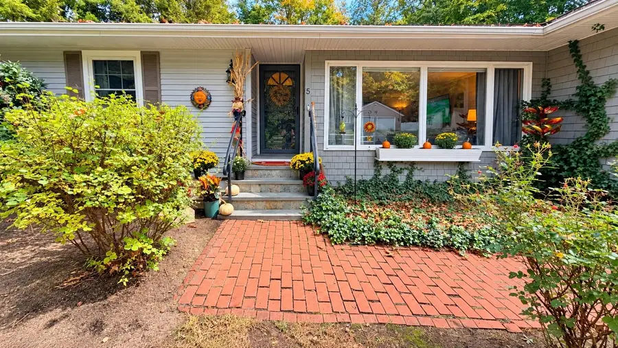 5 Glendale Road, North Hampton, NH 03862 - #2