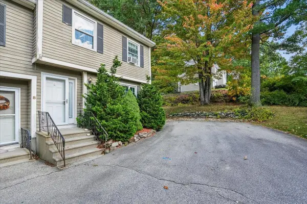 8 B Rangers Drive, Hudson, NH 03051
