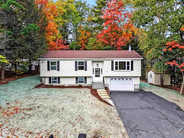49 Ledgeview Drive, Rochester, NH 03839