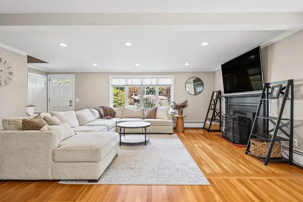 16 Sleepy Hollow Road, Atkinson, NH 03811