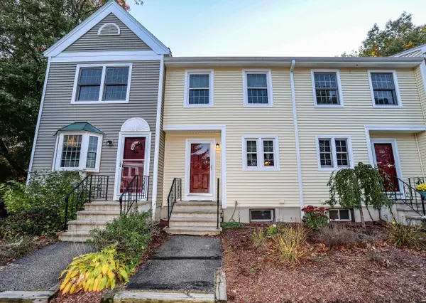 132 Fox Hollow Way, Manchester, NH 03104