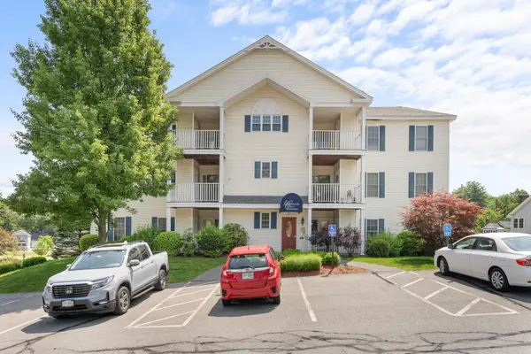 11 Crosswoods Path #3B, Merrimack, NH 03054