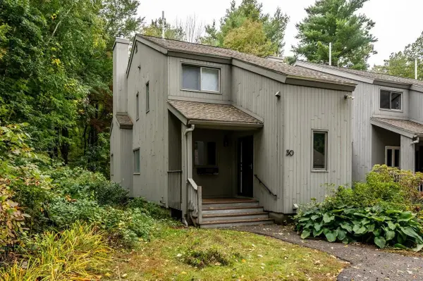 30 Brookside Drive, Stratham, NH 03885