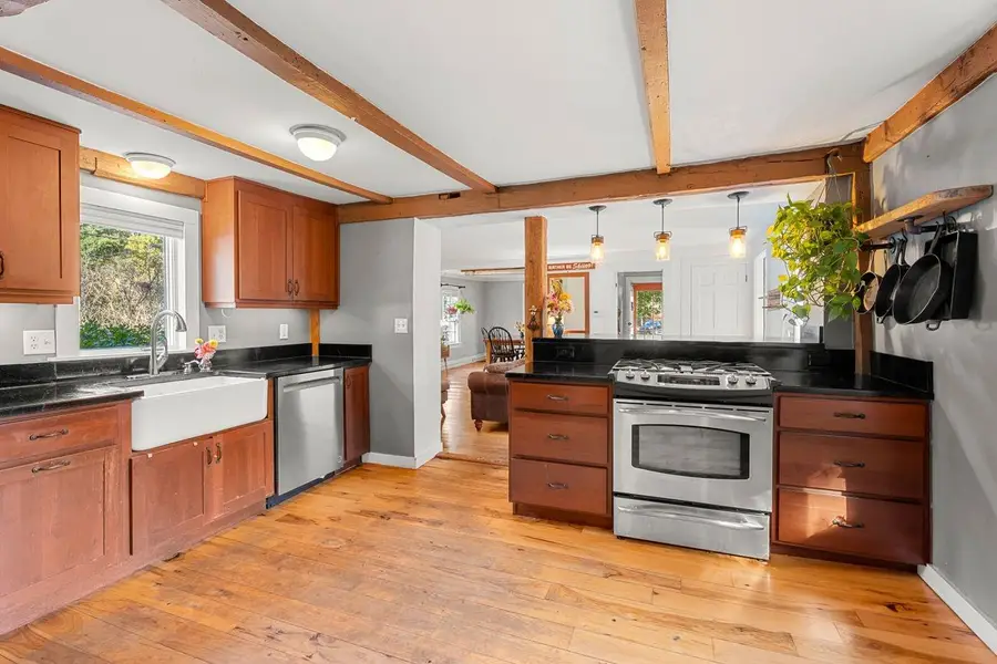29 Middle Street, Amherst, NH 03031 - #2