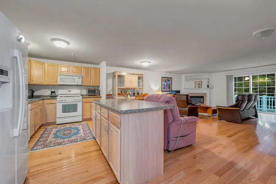 54 Overlook Circle, Hudson, NH 03051 - #3
