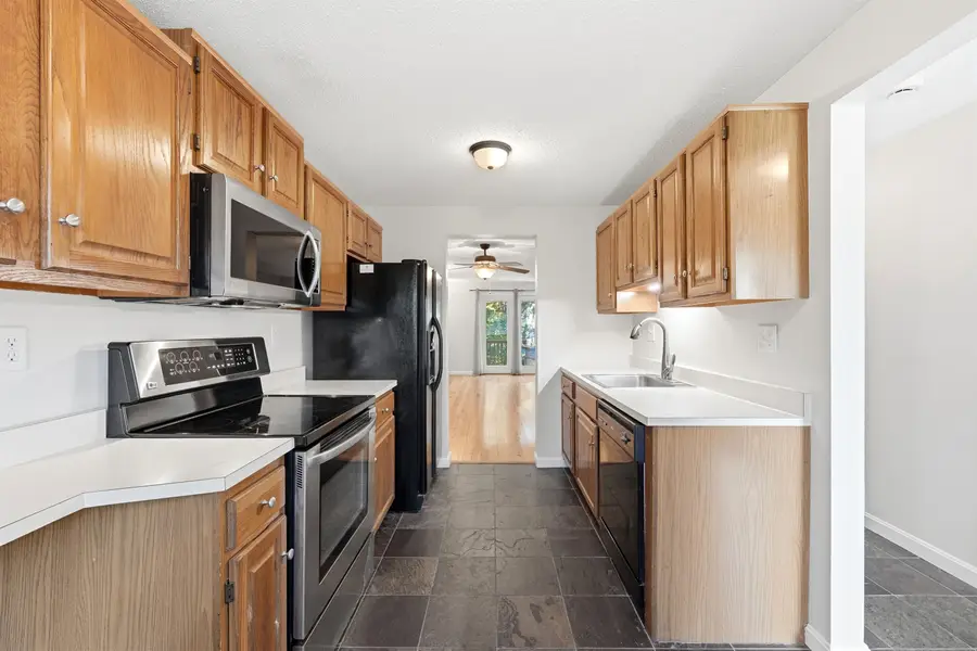 152 Bartemus Trail #Unit 72, Nashua, NH 03063 - #3