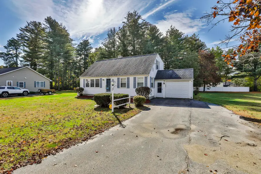 32 Greeley Street, Hudson, NH 03051 - #3
