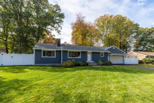 2 Truman Place, Portsmouth, NH 03801