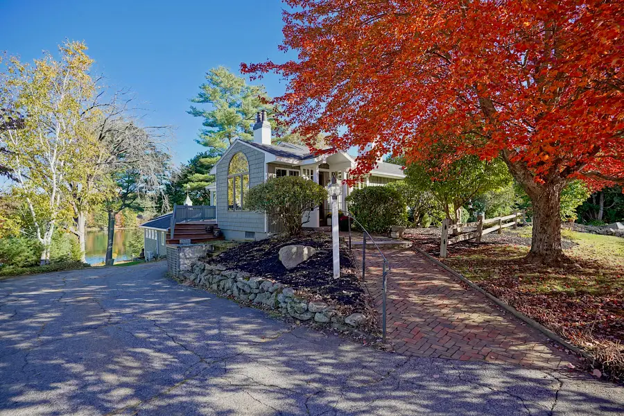 12 Roberts Road, Dover, NH 03820 - #2
