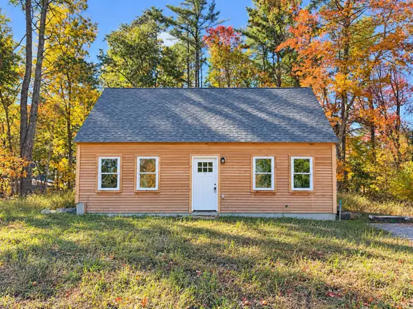 92 Long Shores Drive, Barrington, NH 03825