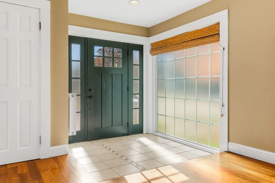 17 Grape Street, Newmarket, NH 03857 - #2
