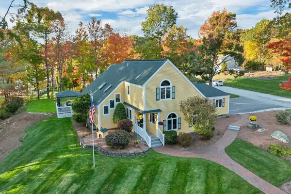 32 Lindsay Road, Hooksett, NH 03106