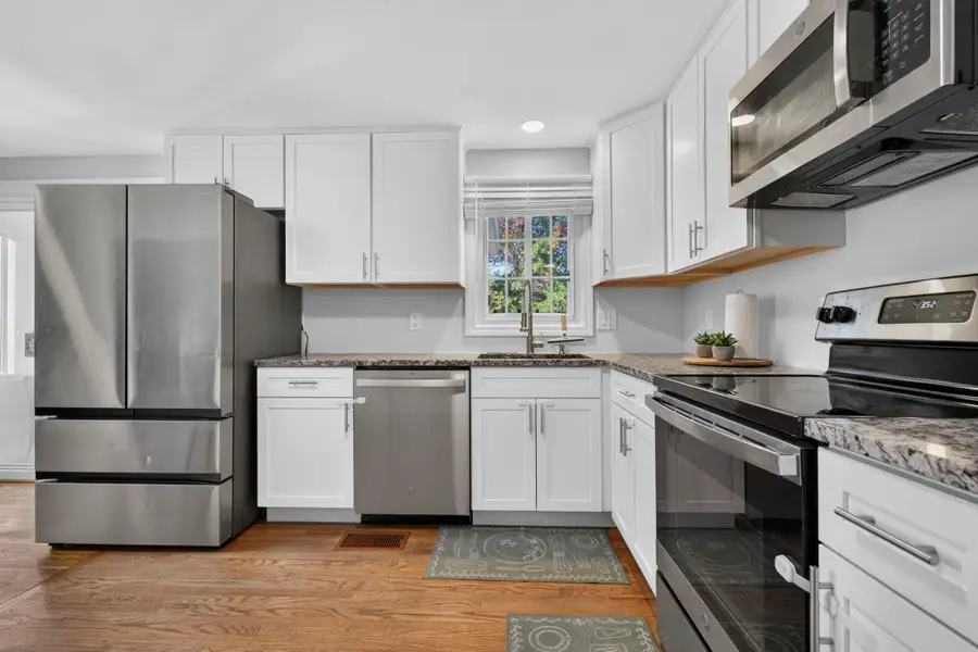 120 Mooresville Road, Manchester, NH 03103 - #3