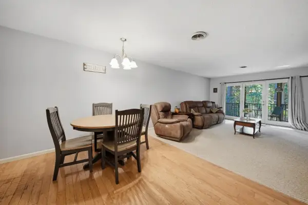 5 Bartemus Trail #301, Nashua, NH 03063