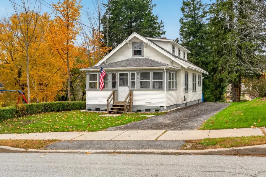 877 Pleasant Street, West Rutland, VT 05777 - #2