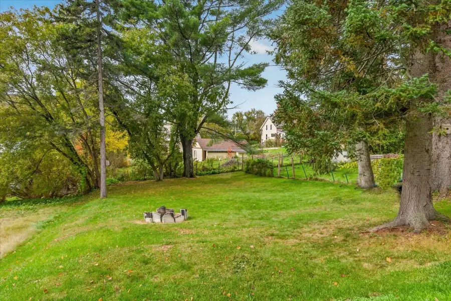 877 Pleasant Street, West Rutland, VT 05777 - #3