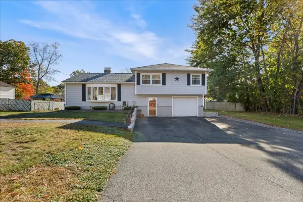 8 Linda Street, Salem, NH 03079
