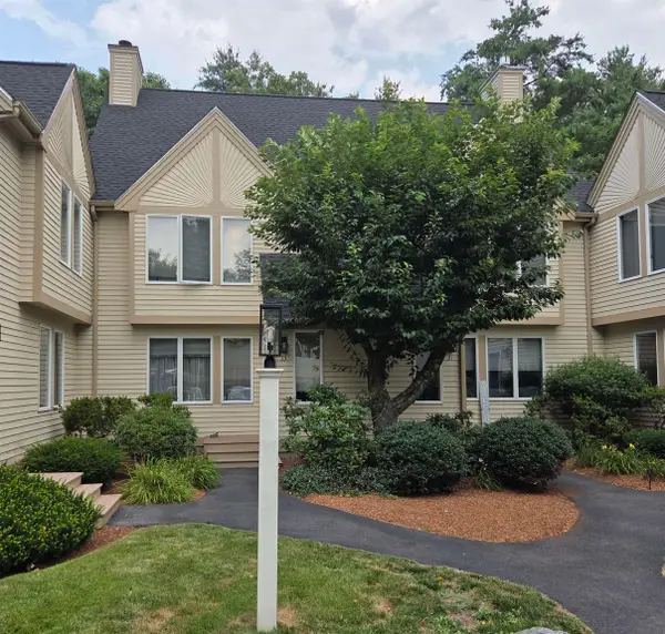 33 Dorchester Way, Nashua, NH 03064