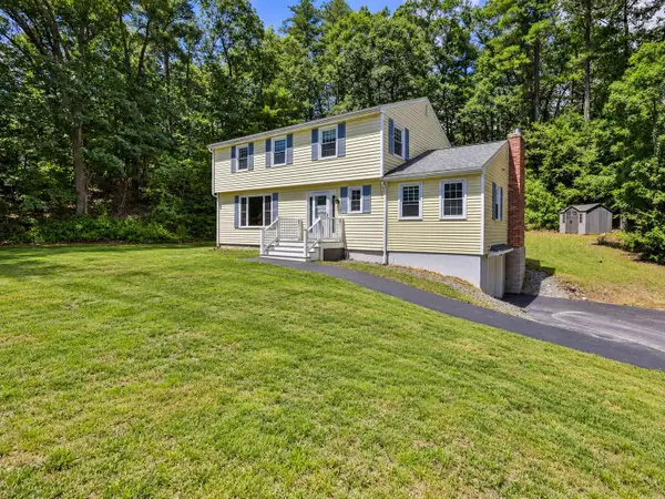 15 Castle Hill Road, Pelham, NH 03076