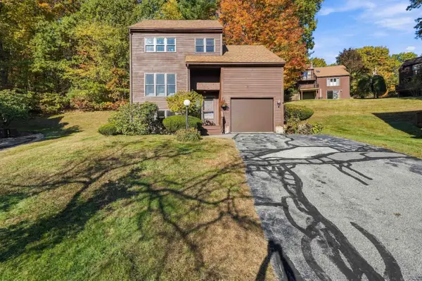 19 Gloucester Lane, Nashua, NH 03063