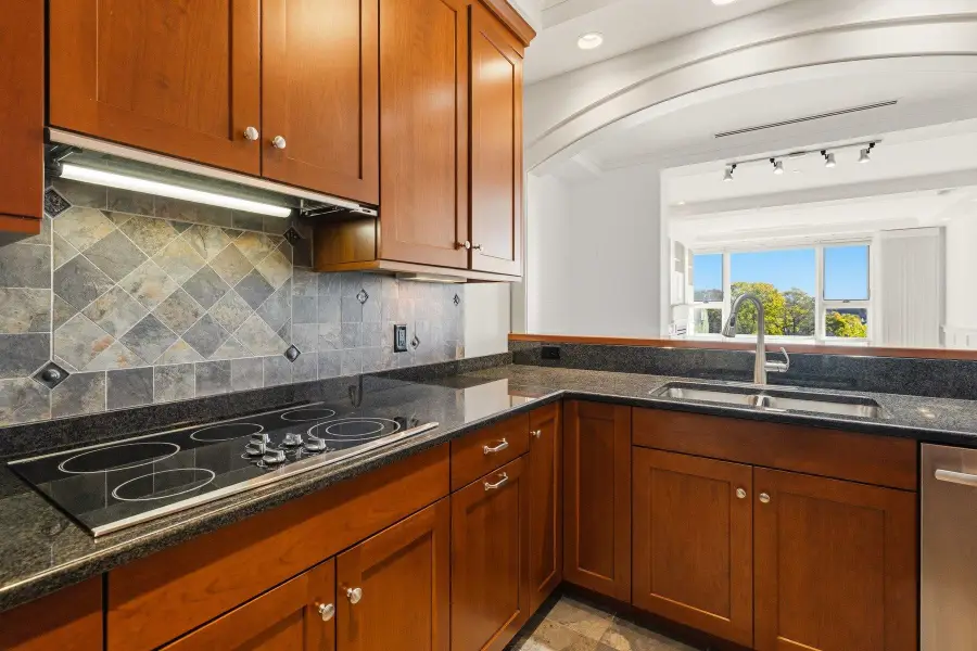 1 Harbour Place #4H, Portsmouth, NH 03801 - #2