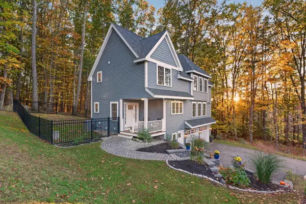 45 Hemlock Way, Portsmouth, NH 03801
