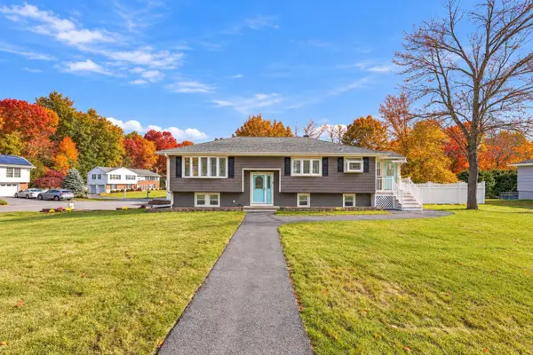 34 Crestwood Circle, Salem, NH 03079
