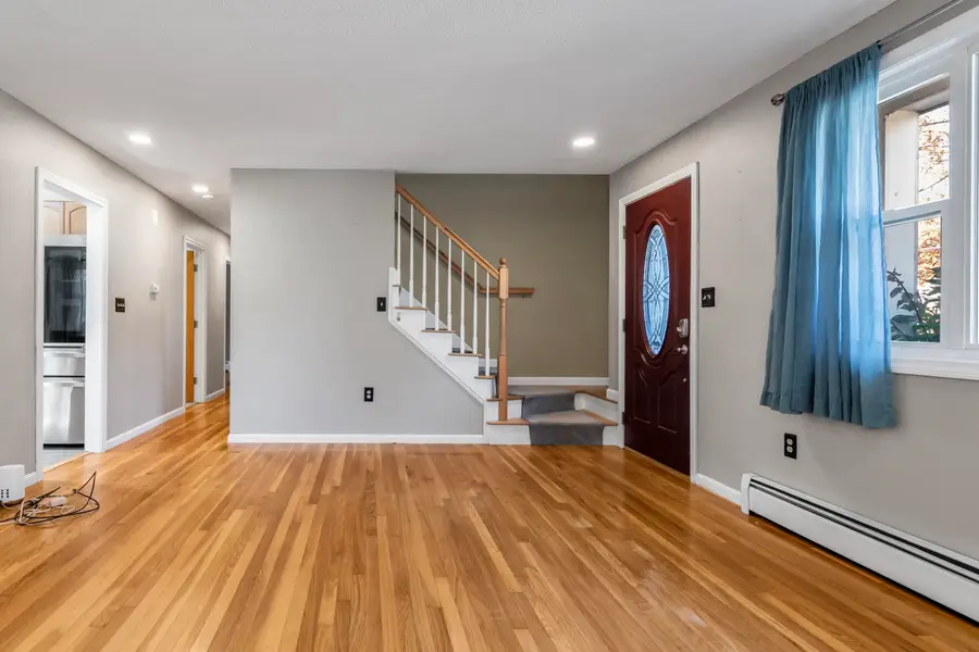 21 Crestwood Circle, Salem, NH 03079 - #3