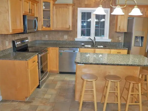 6  Naumkeag Court, Litchfield, NH 03052