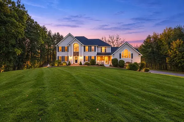 6 Abbey Road, Atkinson, NH 03811