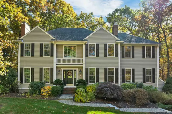 8 Hunter Drive, Hampton, NH 03842